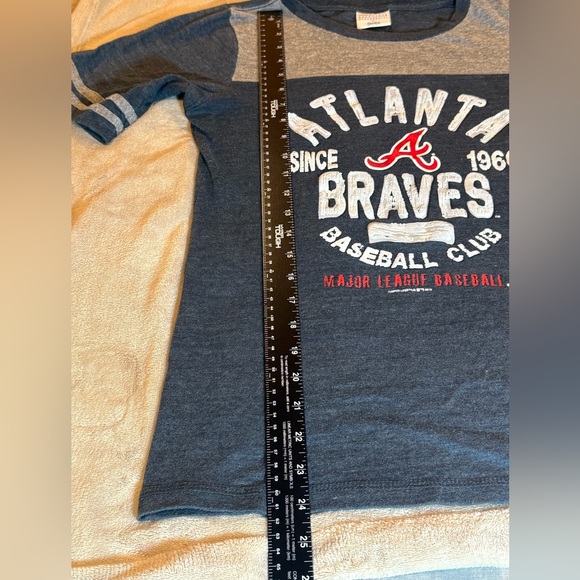 MLB Atlanta Braves blue tee with stripes on the sleeves, size S - Picture 7 of 9